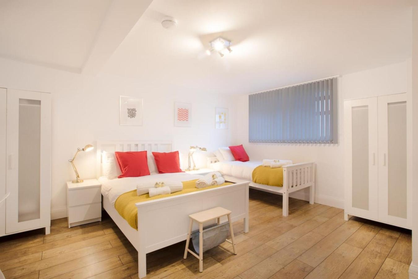 Apartment 2br, Smart Tv, Self Check-in, Coffee Machine Manchester