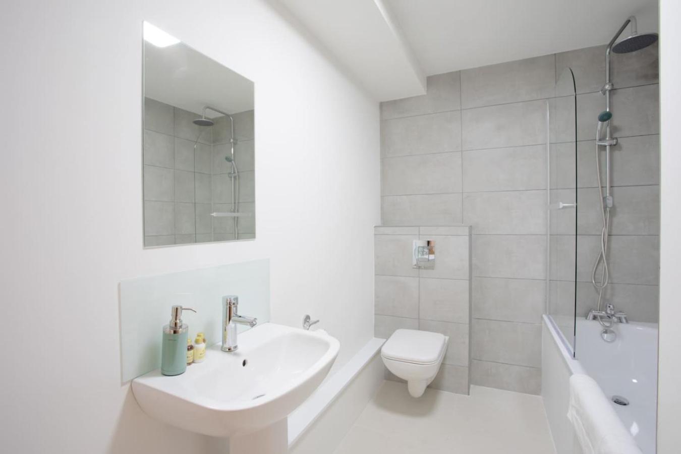 2br, Smart Tv, Self Check-in, Coffee Machine Apartment
